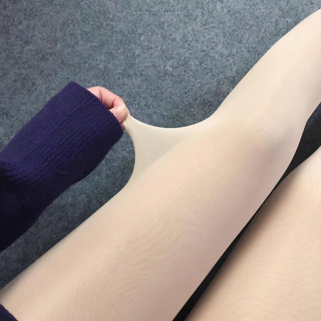 踩脚袜是什么_踩脚和连袜的区别