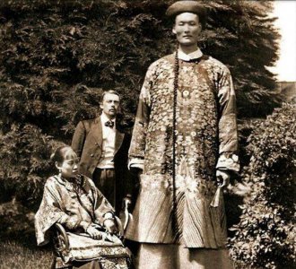 ​清往詹世钗实在身高是几，相传为3.19米
