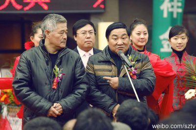 ​刘流的老婆个人资料(54岁刘流全家近照)