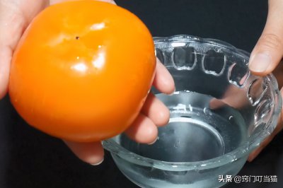 ​柿子怎样去涩最快最甜最脆（刚摘下的柿子苦涩难吃？教你一招，柿子快速催熟，