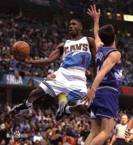 ​NBA史上十大最矮球员，他身高1米6封盖2米13尤因！