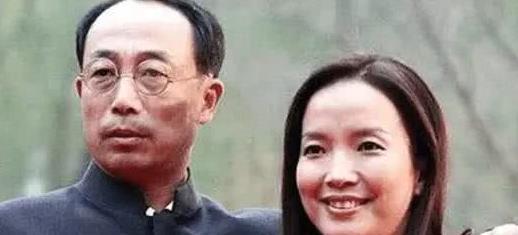 60岁吕丽萍与三婚丈夫一见钟情，一生最恨前夫张丰毅！