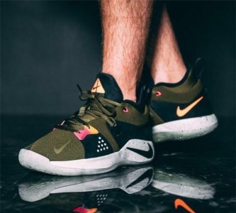 ​Nike保罗乔治2，助力拿下最高分