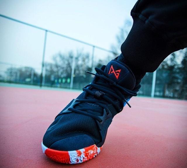 Nike保罗乔治2，助力拿下最高分