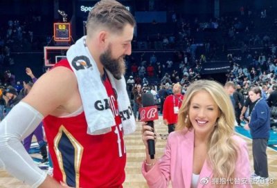 ​NBA最好的女记者，44岁依然美丽！最近曝光的看起来很棒，又变年轻了
