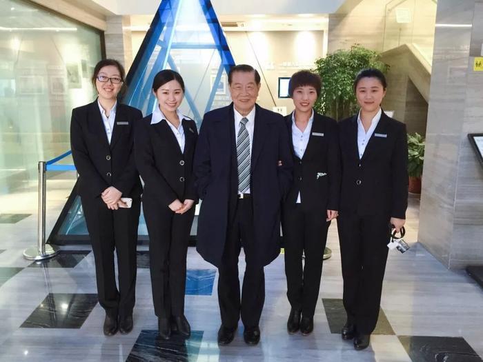 清明时节雨纷纷！上周，李昌钰博士回到了家乡如皋……