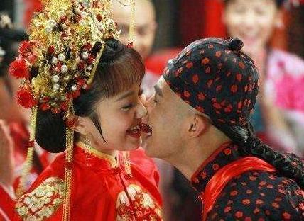 古人是如何闹洞房的？花样百出，尺度之大令人脸红心跳