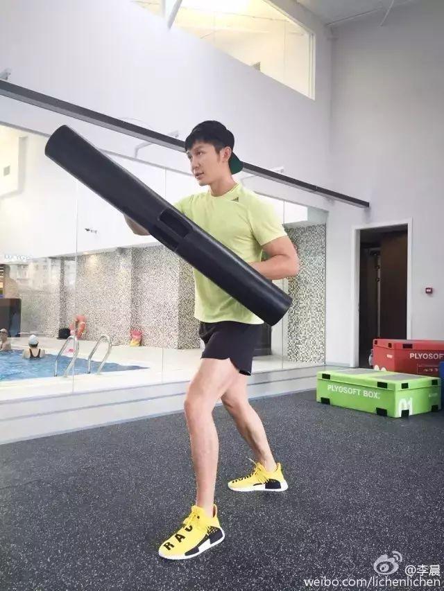 李晨成功求婚范冰冰，这就是爱情最好的模样。