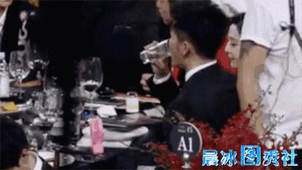 李晨成功求婚范冰冰，这就是爱情最好的模样。