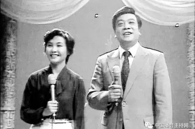 盘点历届春晚主持人第一次登台的样子，没想到最惊艳的是她！