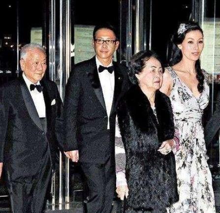 女星和婆婆合照, 李小璐很甜蜜, 杨颖如母女, 嫁入豪门的她最尴尬
