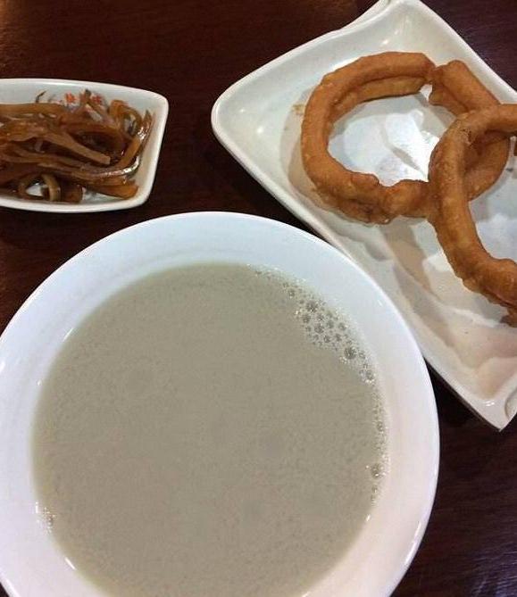 老北京最爱“豆汁焦圈”外地人却受不了，你们那有这样的食物吗