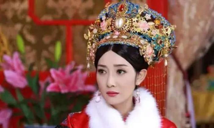 海兰珠没有进宫之前，最受宠的后妃不是孝庄，而是被送走的她