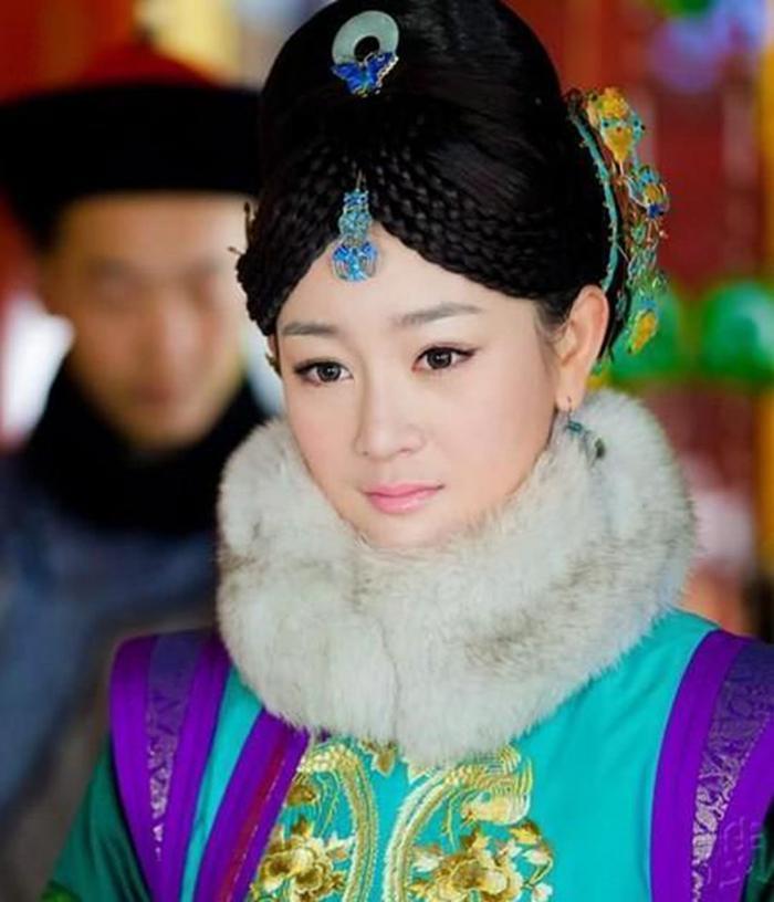 海兰珠没有进宫之前，最受宠的后妃不是孝庄，而是被送走的她