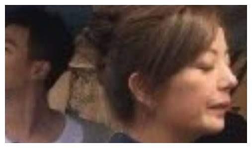 赵薇王俊凯逛菜场，不敢看最后1张图，没有P图的她吓到我了！