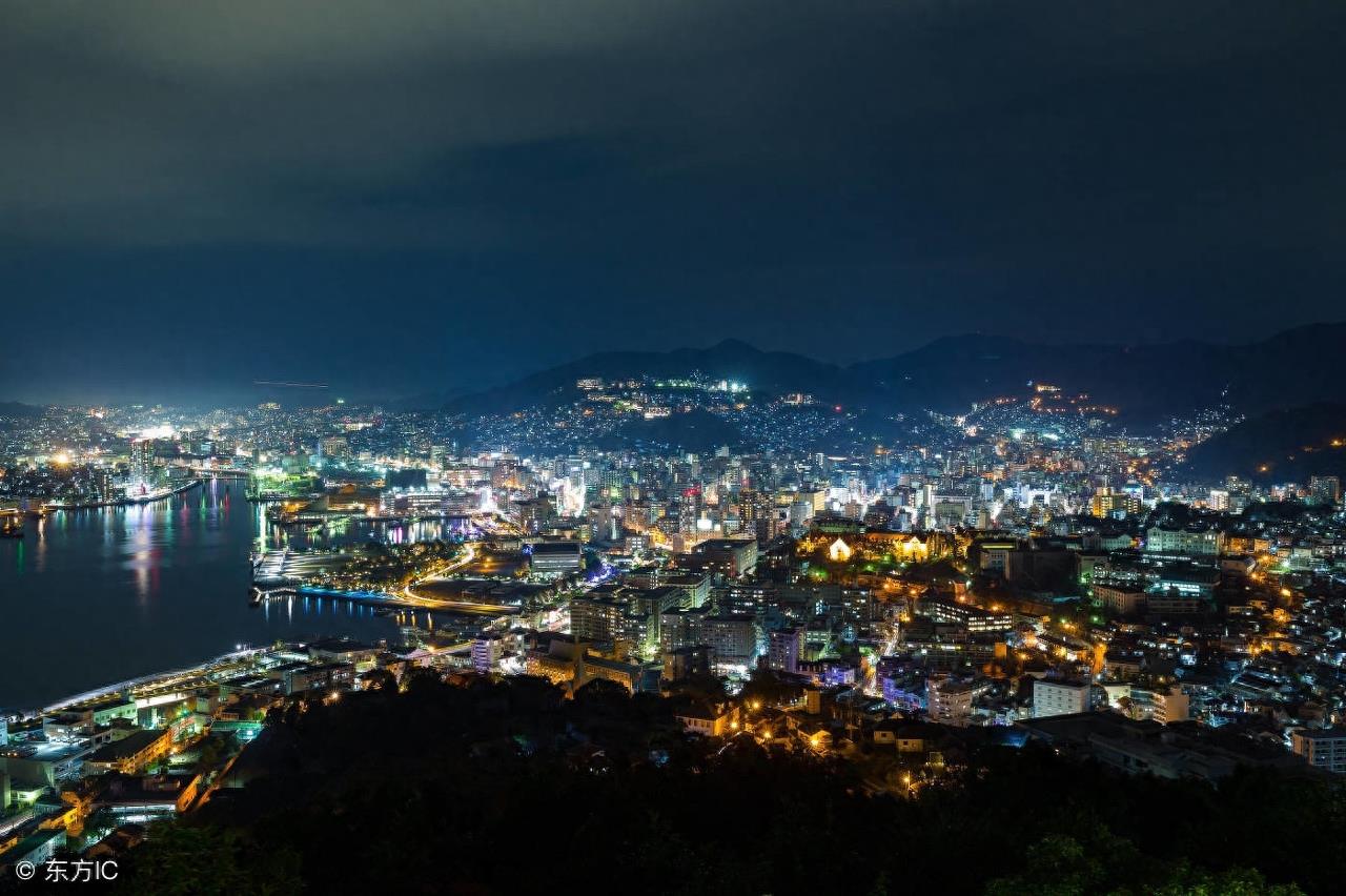 世界上最美的三大夜景，中国一座城市名列榜首，美得让人窒息