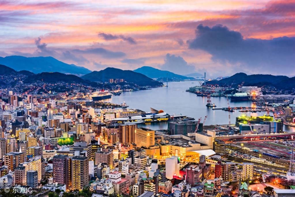 世界上最美的三大夜景，中国一座城市名列榜首，美得让人窒息