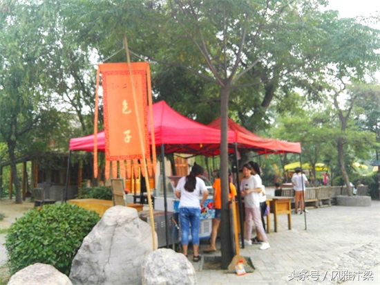 河南开封万岁山大宋武侠城，中国最具魅力武侠主题景区，宋徽宗曾赞誉此地把各地美景并包罗列，又兼胜绝