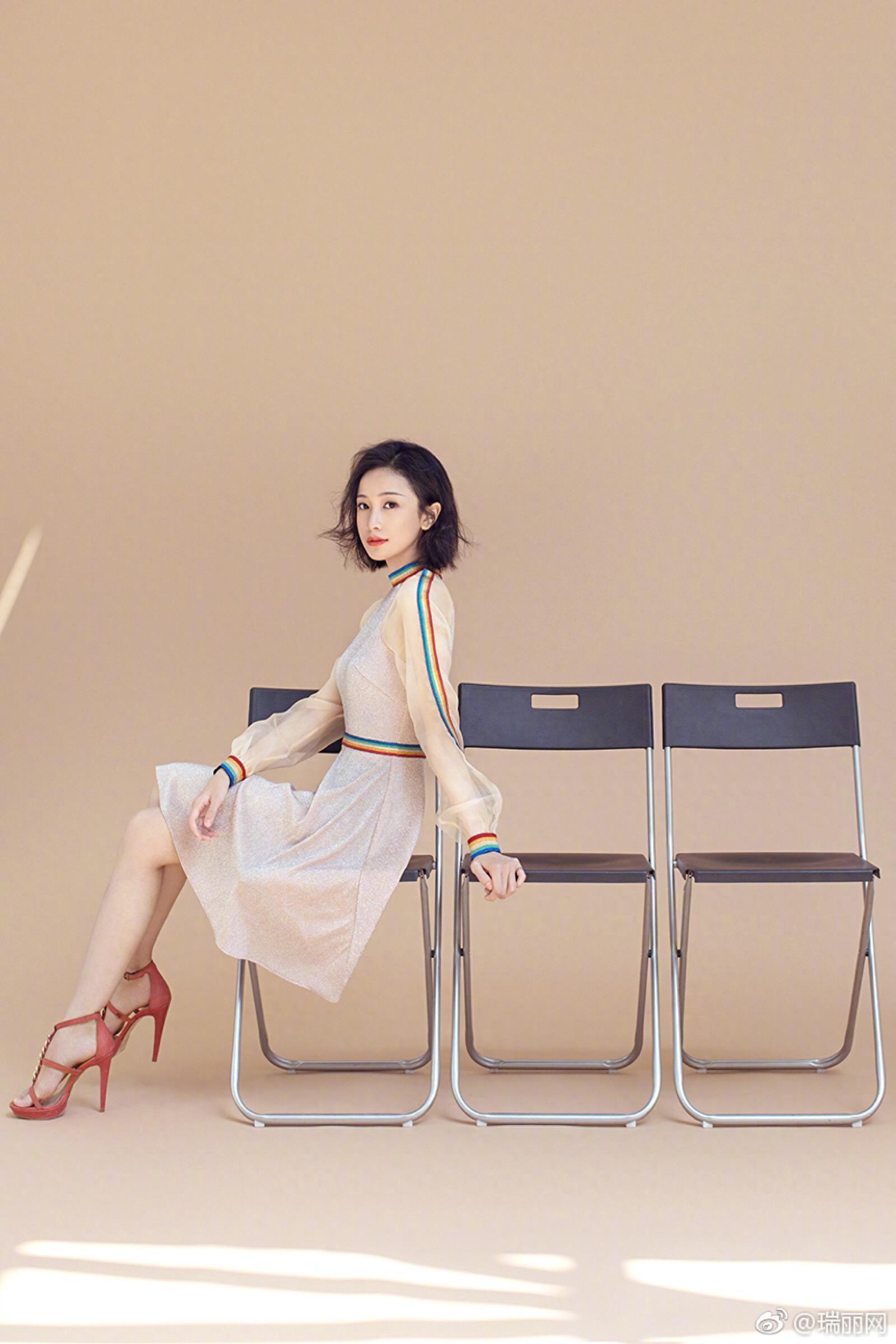 甜美可爱的内地女星姜梓新