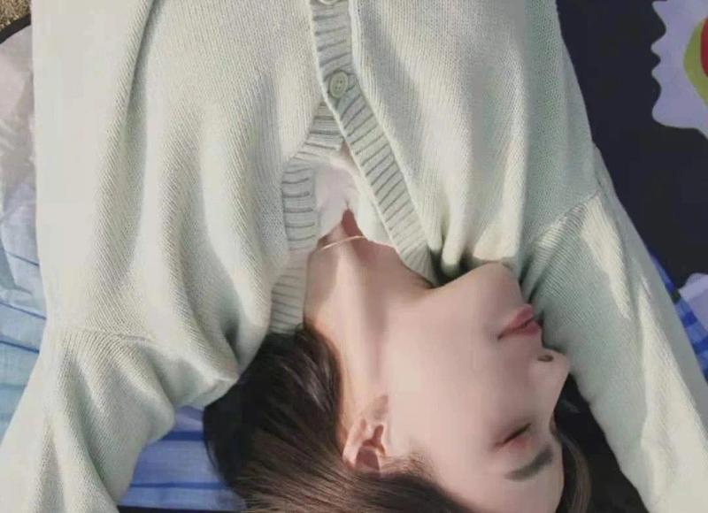 男生默默喜欢女生表现，你是否也有这样的经历？