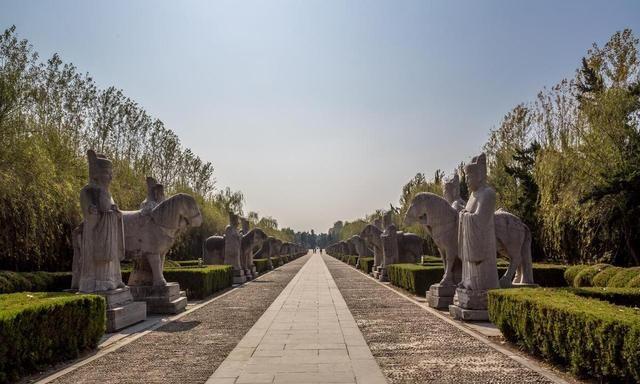 揭秘南京明故宫的神秘力量：离奇死亡、幽灵出没与时空错乱的真相