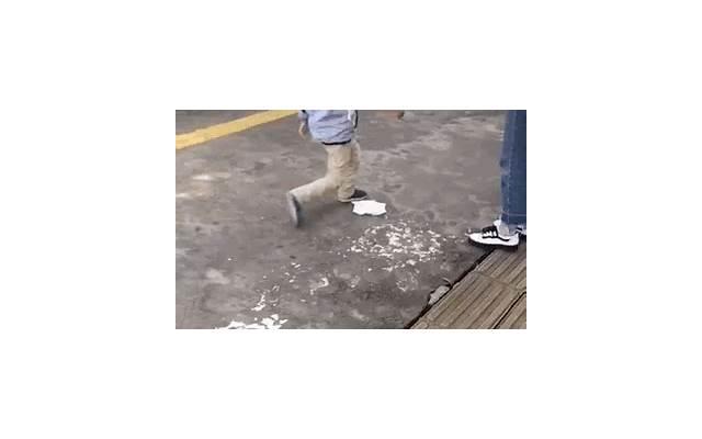 女生一般默许与你暧昧时，会有这样的举动！